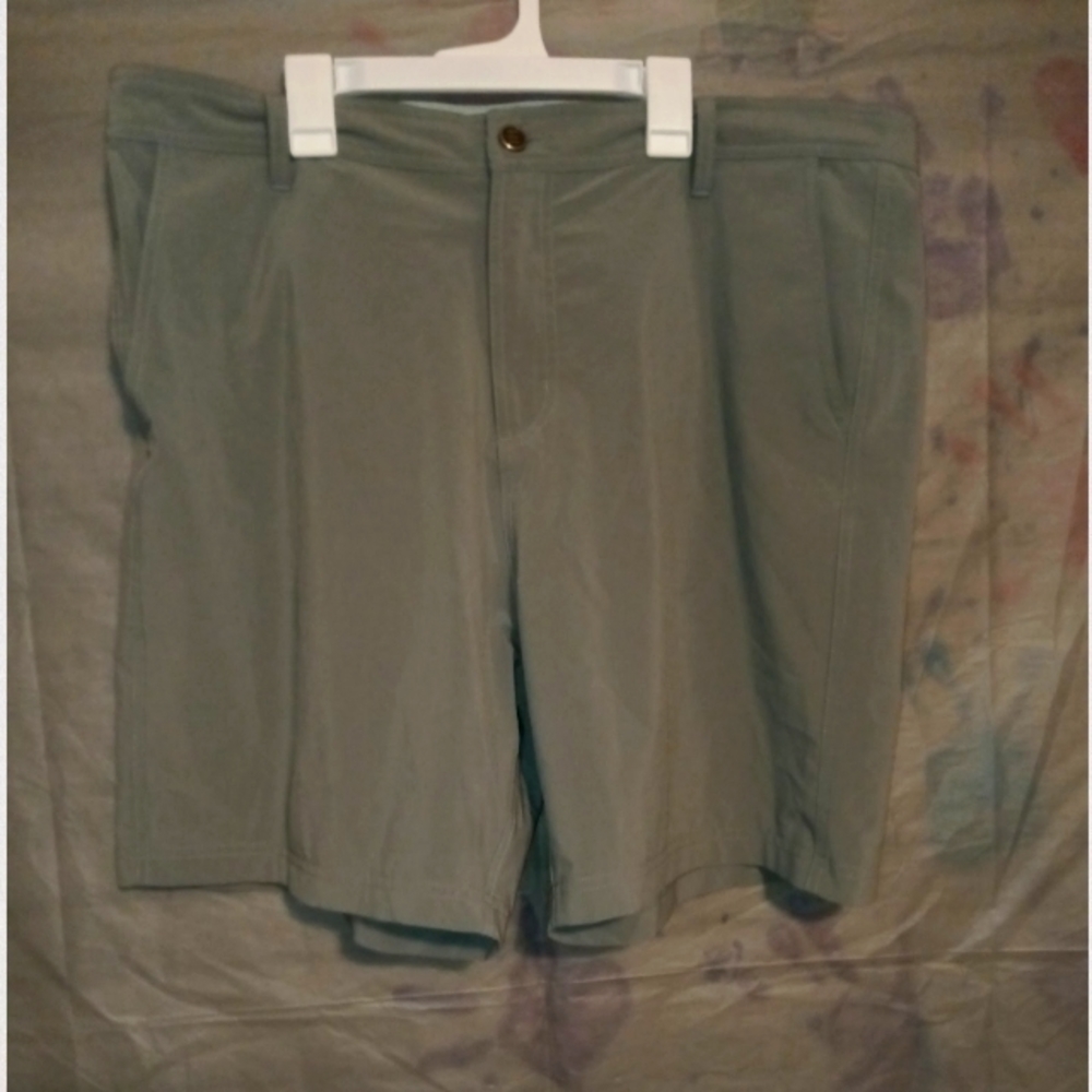 Free fly man's shorts size 20
